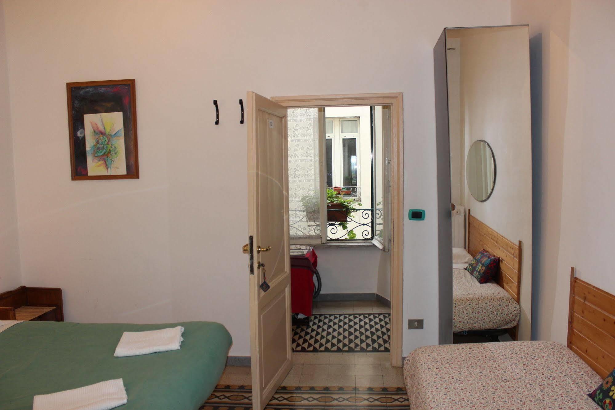 Galilei Guest House โรม ภายนอก รูปภาพ
