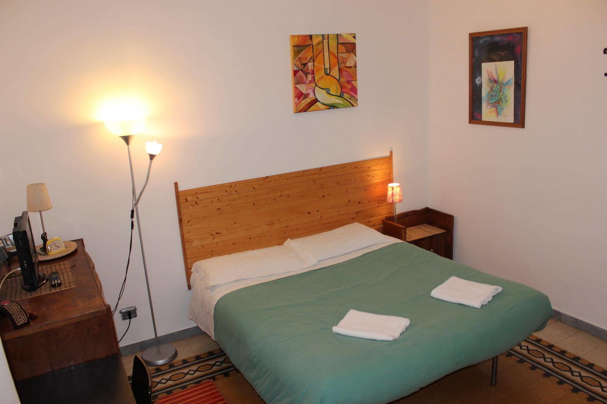 Galilei Guest House โรม ภายนอก รูปภาพ